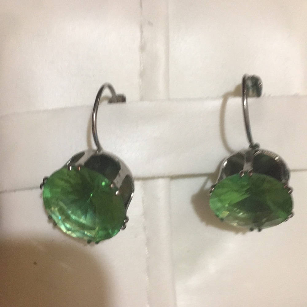 Beautiful earrings - Picture 2 of 4